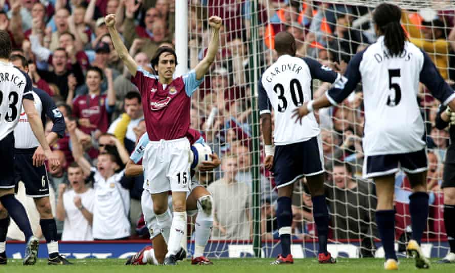 Edgar Davids (right) in action for Spurs against West Ham in 2006.