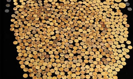 Man discovers hundreds of gold coins buried in his Kentucky cornfield that  could be worth millions