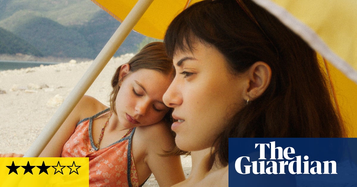 Friends and Strangers review – wanderings around Sydney make for deadpan drama
