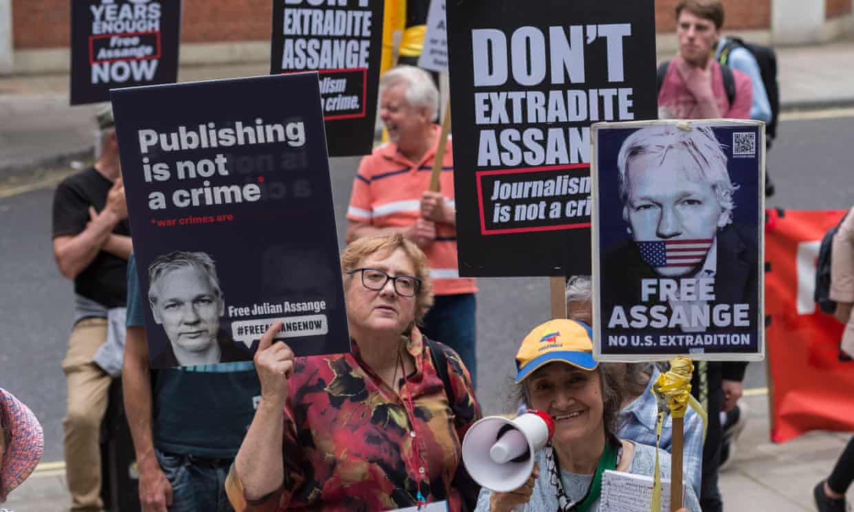 <div class=__reading__mode__extracted__imagecaption>Supporters of Julian Assange demonstrating outside the Home Office on 17 May calling on Priti Patel to refuse the US extradition order. Photograph: Anadolu Agency/Getty Images<br>Supporters of Julian Assange demonstrating outside the Home Office on 17 May calling on Priti Patel to refuse the US extradition order. Photograph: Anadolu Agency/Getty Images</div>