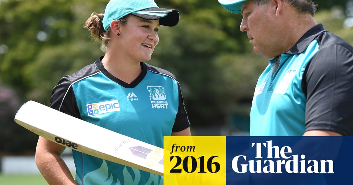 photo Ash Barty Cricket ashleigh barty turns back on cricket to