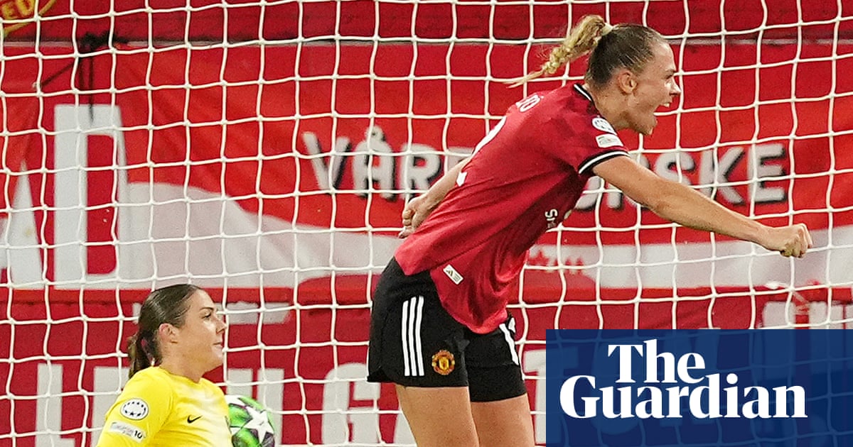 Rolfö sinks Paris Saint-Germain as Manchester United keep up perfect start