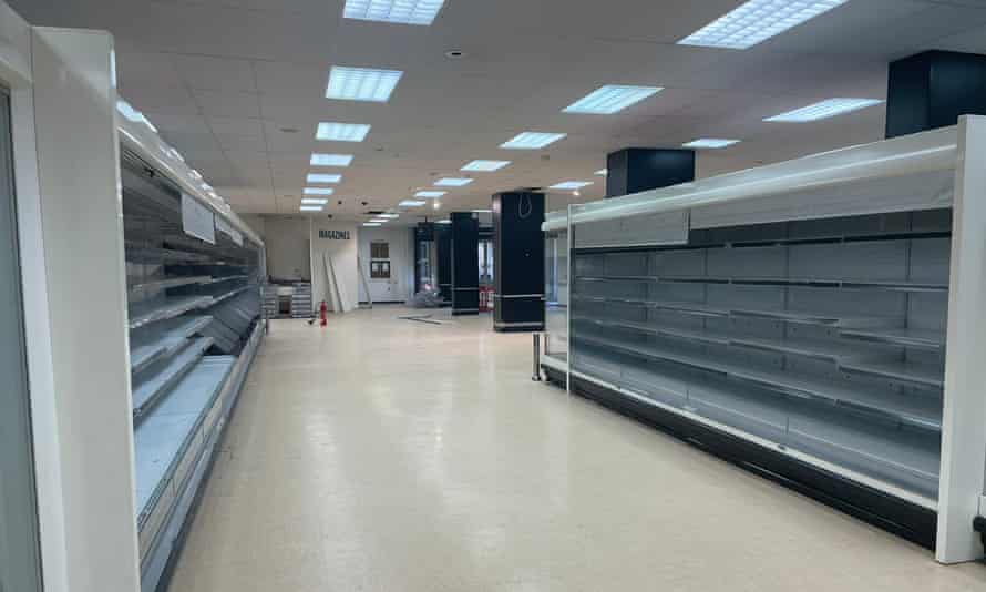 Supermarket completely empty, ready for renovation.