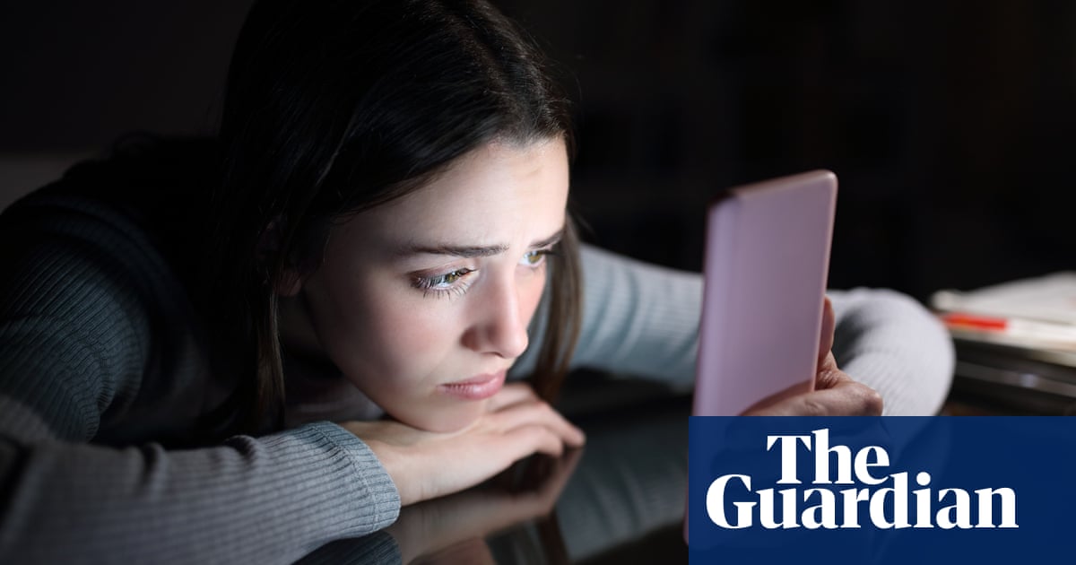 Violence on social media making teenagers afraid to go out, study finds Violence on social media making teenagers afraid to go out, study finds