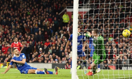 Everton's Conor Cody scored an own goal to make it 2-1.