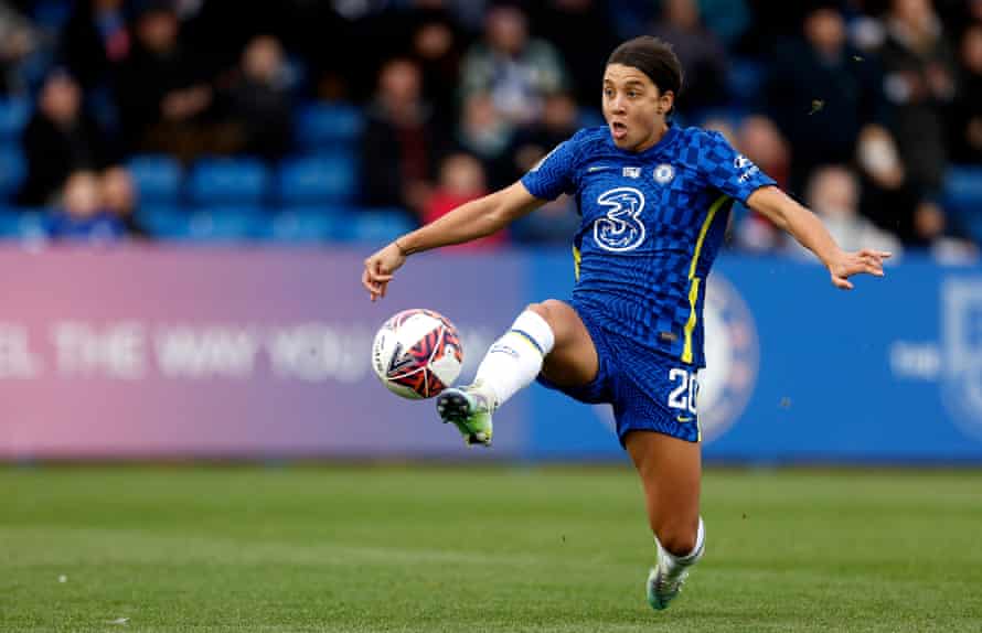 A deft touch from Sam Kerr gave Chelsea a late winner against a resilient Aston Villa.