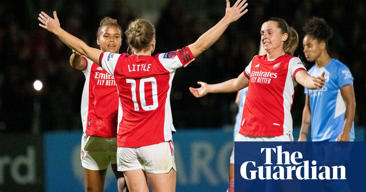 Arsenal dismantle Manchester City to go top of the WSL