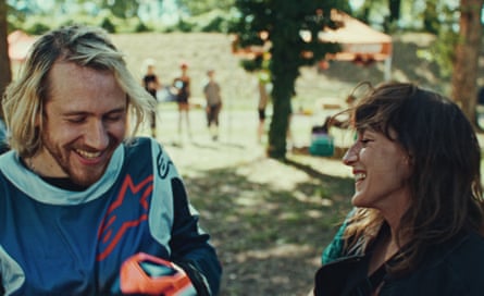 Juliette Armanet and Bastien Bouillon in Partir un Jour