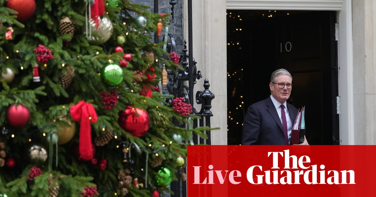 Starmer repeats call for Farage to apologise to fellow pupils who have accused him of racism – UK politics live