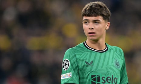17 yaşındaki Lewis Miley, bu akşam Newcastle formasıyla Premier Lig'deki ilk maçına çıkacak.