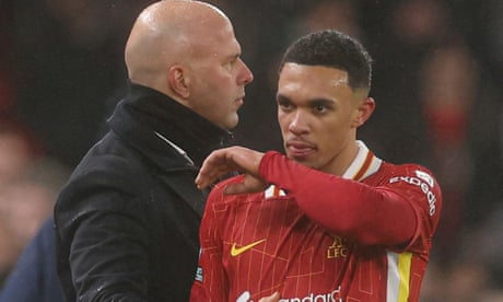 Arne Slot with Trent Alexander-Arnold