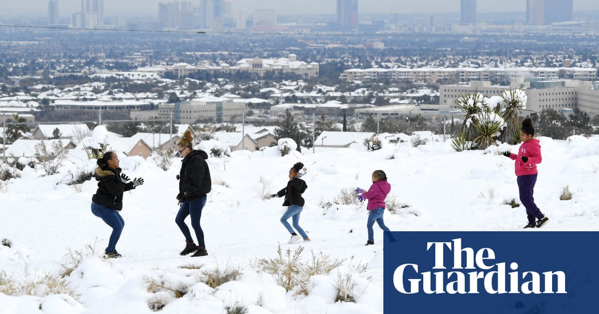 Las Vegas gets first significant snow for years after rare winter storm