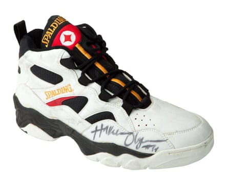 Hakeem Olajuwon signed Spalding sneaker