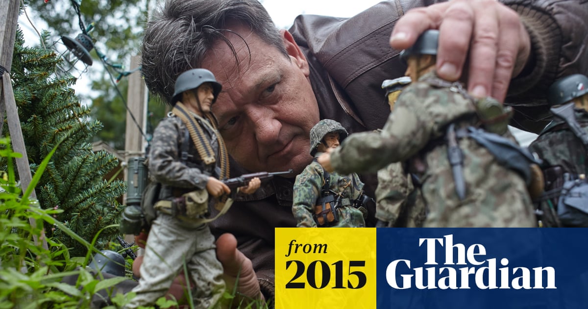 Marwencol: the incredible WWII art project created by a cross-dresser who was beaten up by bigots | Photography | The Guardian Marwencol: the incredible WWII art project created by a cross-dresser who was beaten up by bigots | Photography | The Guardian