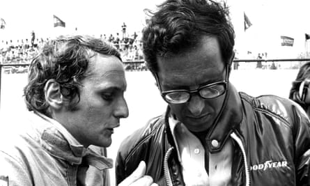 Mauro Forghieri, dešinėje, su Niki Lauda Prancūzijos Grand Prix, Dižonas-Prenua, 1974 m.