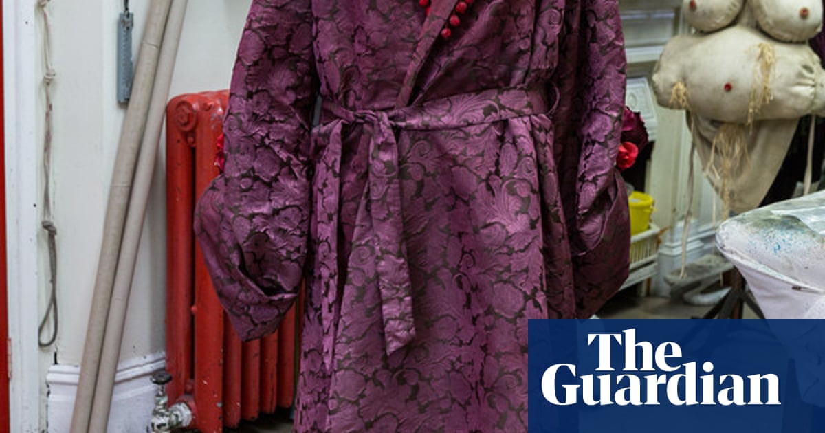Sewn for the throne: the RSC's Queen Anne costumes – in pictures ...