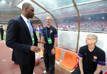 Steve Morrow (centre) with the former Arsenal player Patrick Vieira and Arsène Wenger before Arsenal’s friendly against Manchester City in Beijing in July 2012.