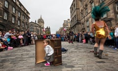 Edinburgh festival street performers