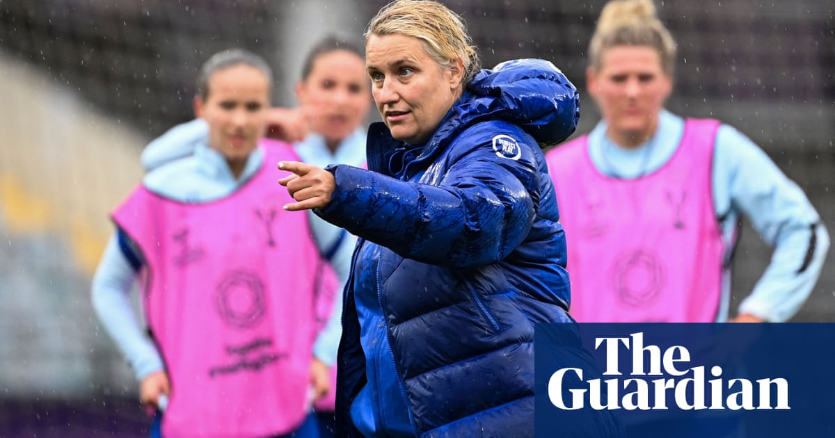 Women’s Super League: Hayes gets new Chelsea deal and Parris joins Arsenal