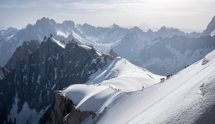 Breathtaking, and it wasn't just the altitude': I skied the Vallée Blanche  – it was a spiritual experience | If You Snow You Know | The Guardian