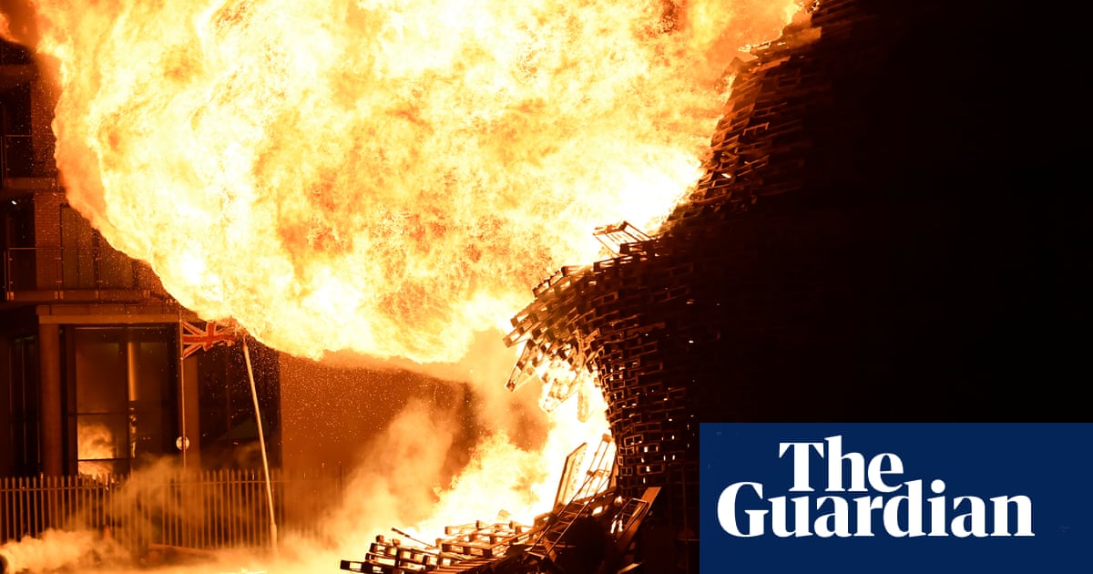 row auto height format pictures Northern Ireland bonfires in in â Eleventh night row auto height format pictures Northern Ireland bonfires in in â Eleventh night
