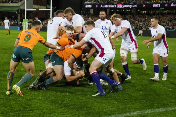 England attempt to clear a maul.