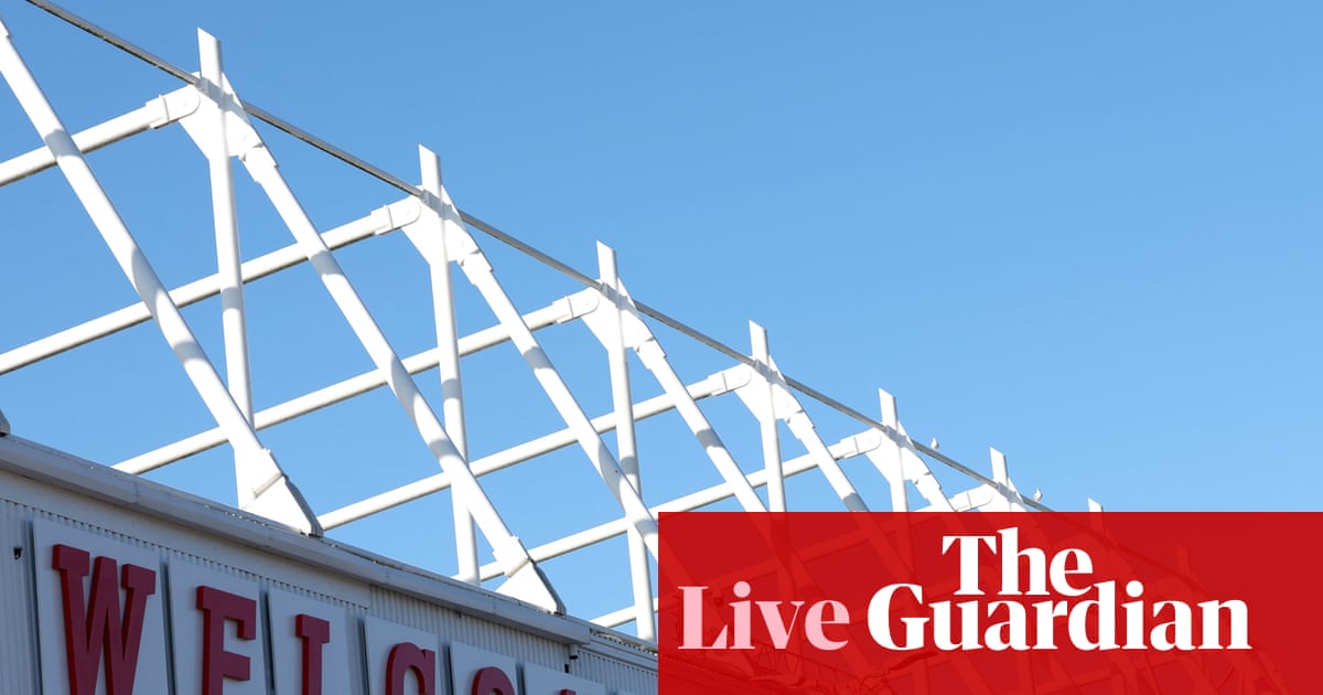 Sunderland v Manchester United, Fulham v Bournemouth, and more: football – live