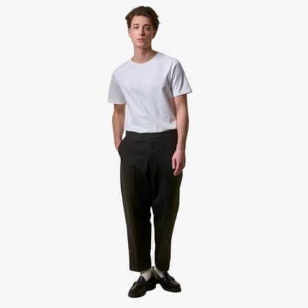 Male model wearing Merz b. Schwanen 215 Loopwheeled Classic Fit Midweight T-shirt and black trousers.