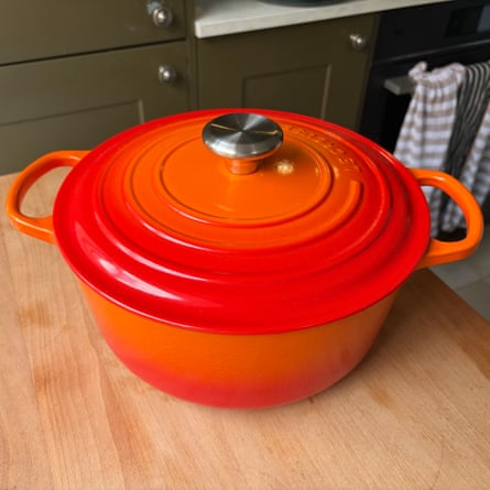 Le Creuset 26cm casserole dish