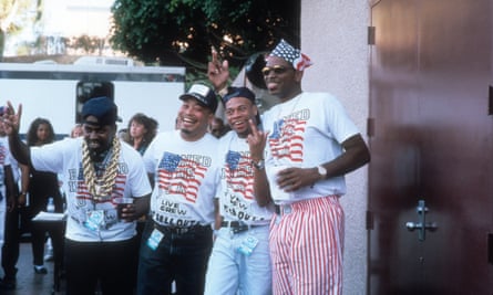 The 2 Live Crew backstage en 1990. La carrière pionnière mais controversée du groupe est décrite dans la nouvelle série de Mogul.