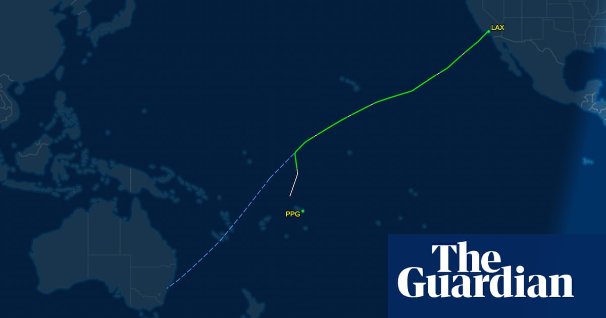 Emergency landing strands Sydney-bound passengers on Pacific island  never to see midnight on New Years Eve