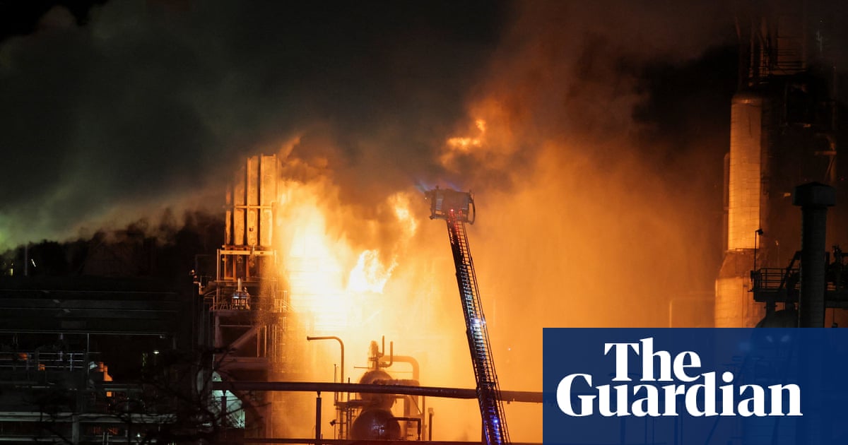Large fire breaks out at el Segundo refinery in Los Angeles