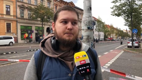 Halle: Eyewitness describes shooting in Germany - video