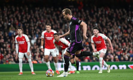 Harry Kane gets Bayern’s second from the spot against Arsenal in the Champions League
