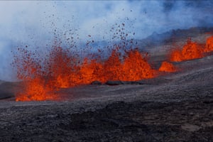 Lava flows from Mokuaweoweo crater down Mauna Loa’s north-east rift on Hawaii, US