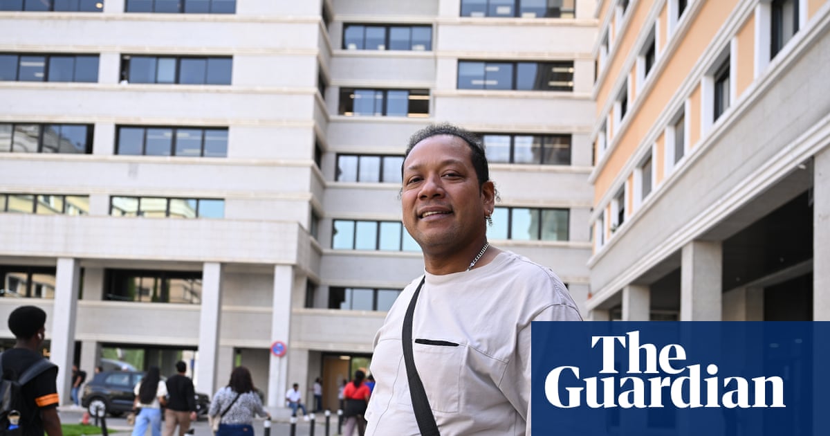 Spain champions migration’s benefits with regularisation scheme – but queues are long