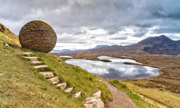 The Globe at Knockan Crag Trail in theNorth West Highlands<br>T9BMB5 The Globe at Knockan Crag Trail in theNorth West Highlands