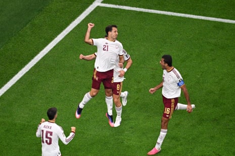 Oyarzabal comemora o primeiro gol.