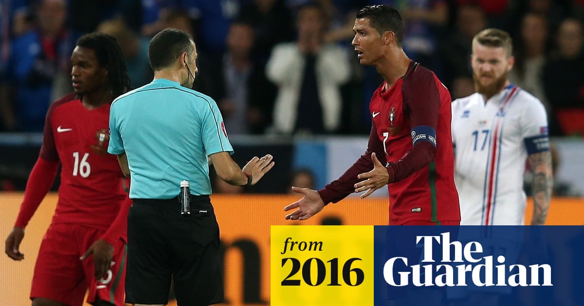 Portugal Coach Fernando Santos Iceland Booed And Heckled Cristiano Ronaldo Euro 16 The Guardian Portugal Coach Fernando Santos Iceland Booed And Heckled Cristiano Ronaldo Euro 16 The Guardian