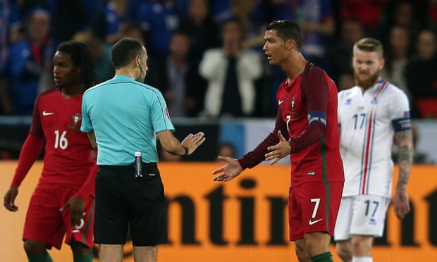 Portugal Coach Fernando Santos Iceland Booed And Heckled Cristiano Ronaldo Euro 16 The Guardian Portugal Coach Fernando Santos Iceland Booed And Heckled Cristiano Ronaldo Euro 16 The Guardian