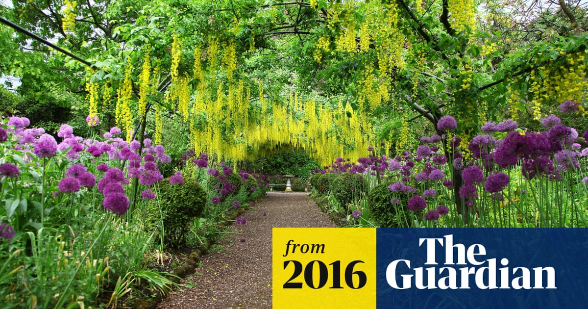 Top 10 secret gardens in the UK