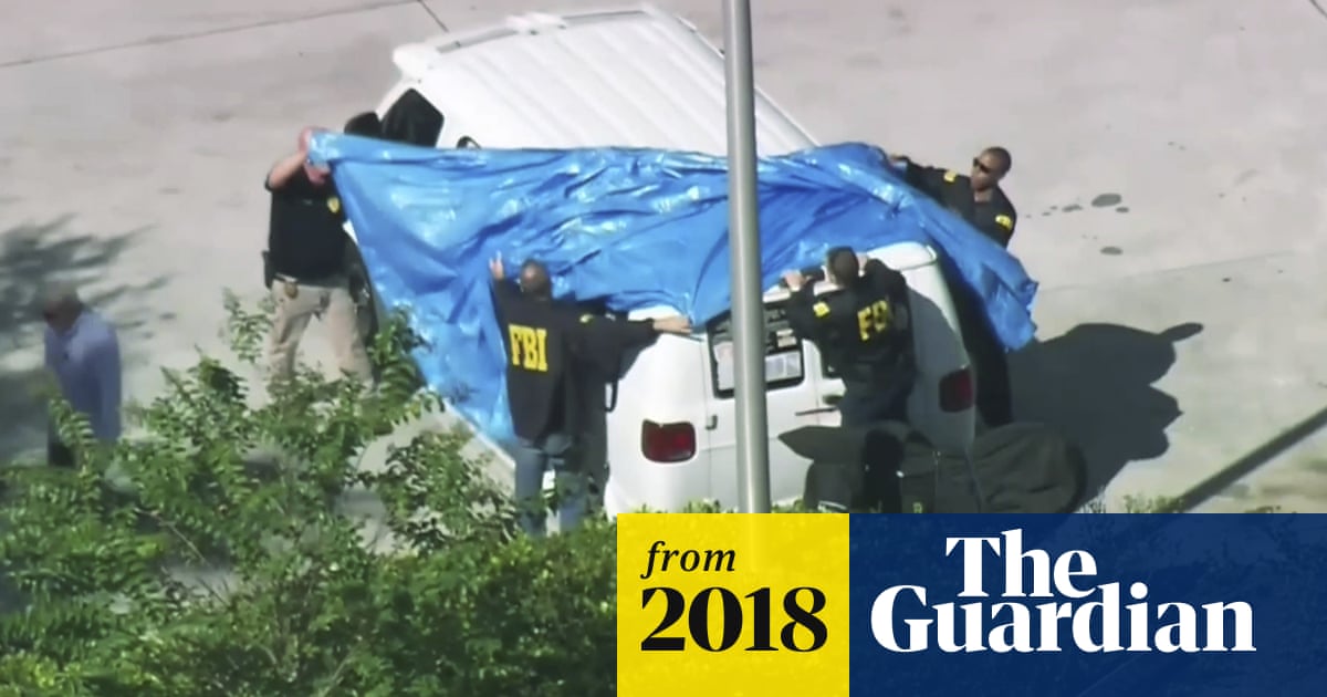 Florida man charged with sending 13 pipe bombs to Trump critics