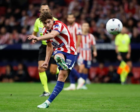 Julián ÃÂlvarez in action for Atlético Madrid