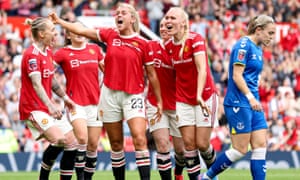 Alessia Russo of Manchester United celebrates scoring the 3rd goal .