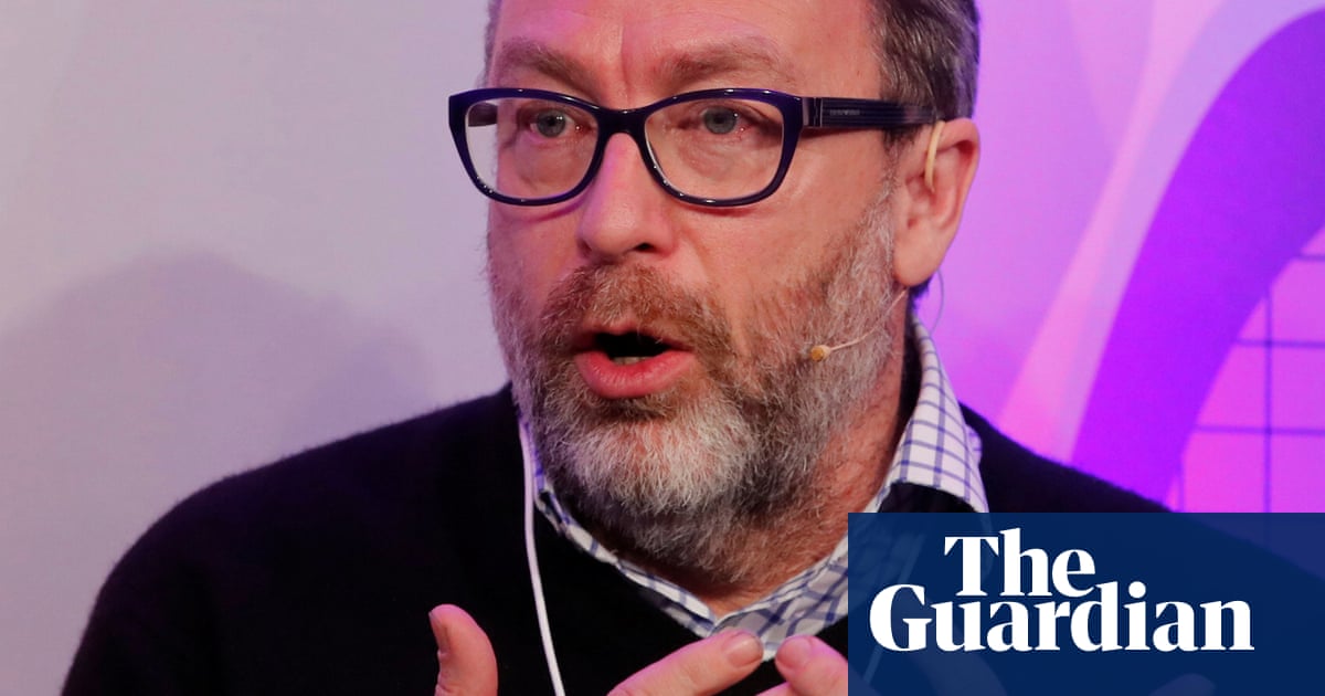 Facebook and Twitter ‘should use volunteer moderators’ says Wikipedia founder