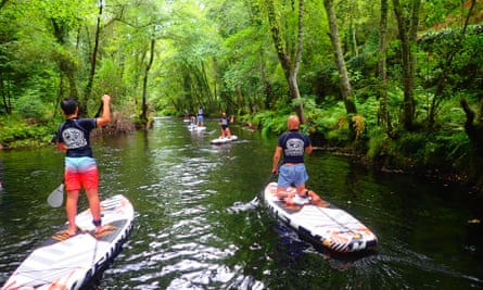 Centro Aventura organises guided kayak and paddle trips on the River Lima at Viana do Castelo.