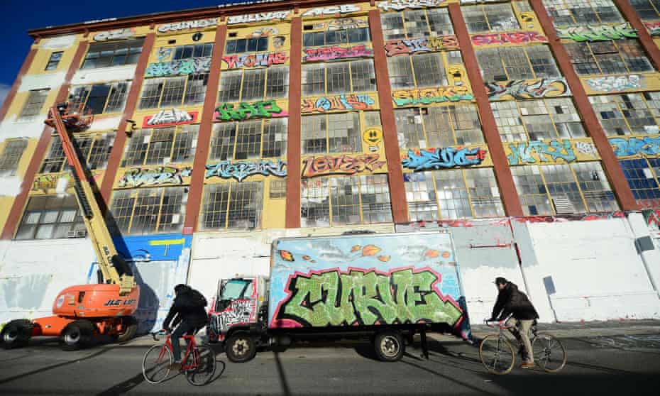 A 2013 photo of 5Pointz after the building was painted white.