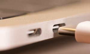 Thunderbolt 3 utilise la même prise que USB-C mais facilite des connexions beaucoup plus rapides.