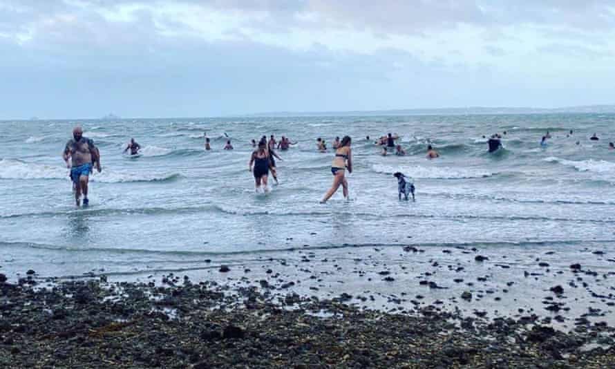 Winning, winning… the Gosport group benefits from a first splash after a walk.