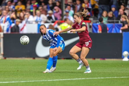 Rosa Kafaji (left) battles for the ball during Brighton’s 4-1 victory over West Ham